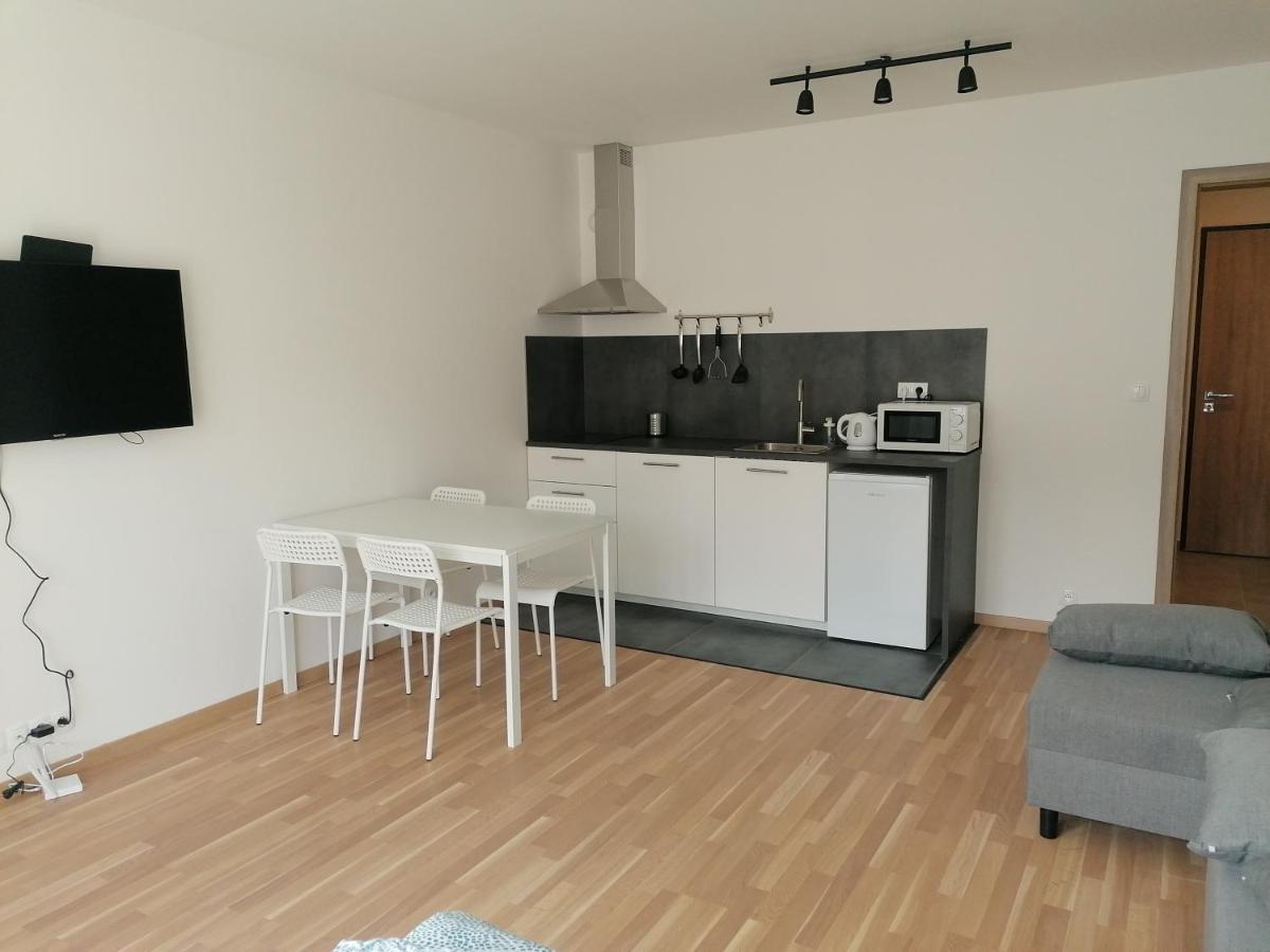 Brand New One Bedroom Apartment #54 In Brand New Building With Free Parking Praha Eksteriør bilde
